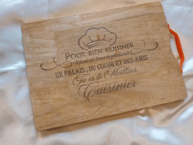Planche à découpé bois de bambou personnalisé 