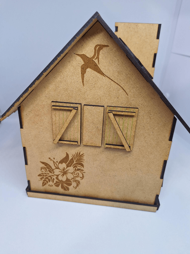 Tirelire bois forme maison créole personnalisé