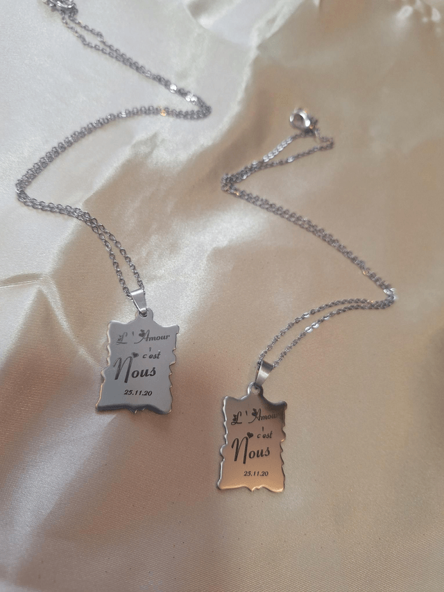 Collier pendentif parchemin argenté Personnalisé