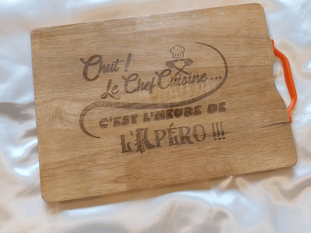 Planche à découpé bois de bambou personnalisé 