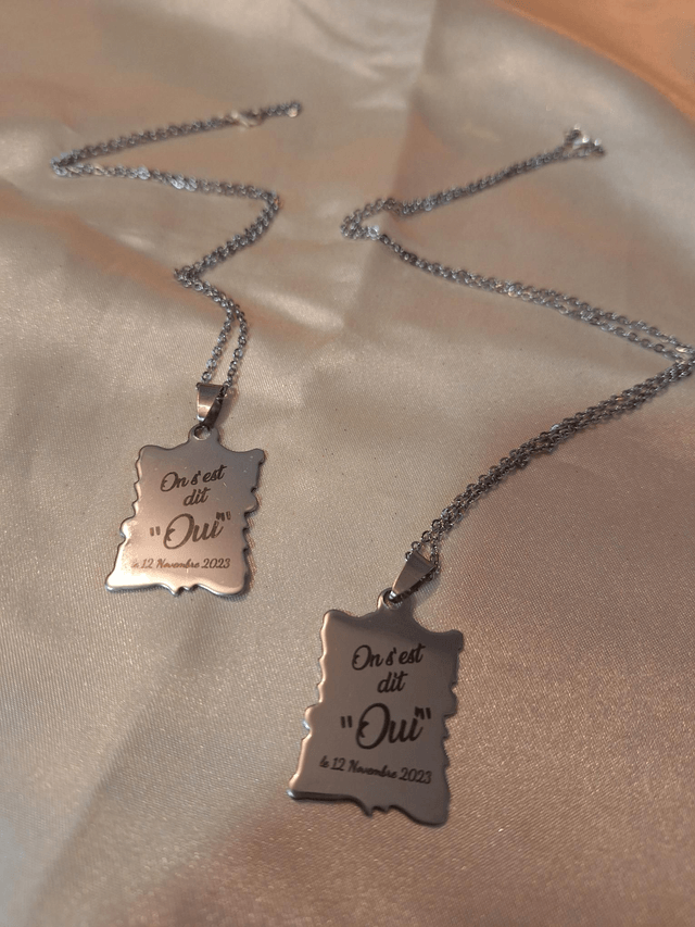 Collier pendentif parchemin argenté Personnalisé