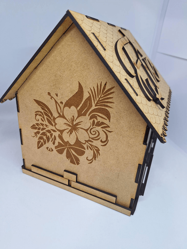 Tirelire bois forme maison créole personnalisé