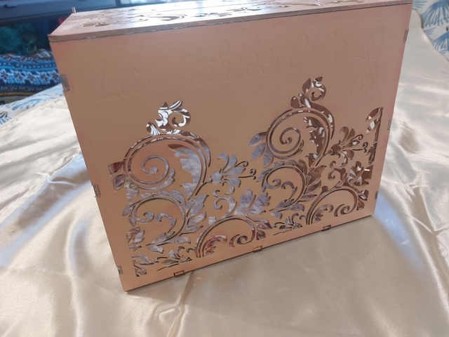 Urne en bois personnalisé gravée