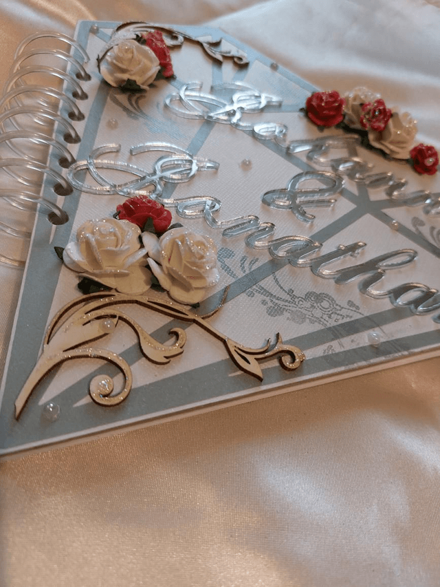 Livre d'or forme diamant personnalisé